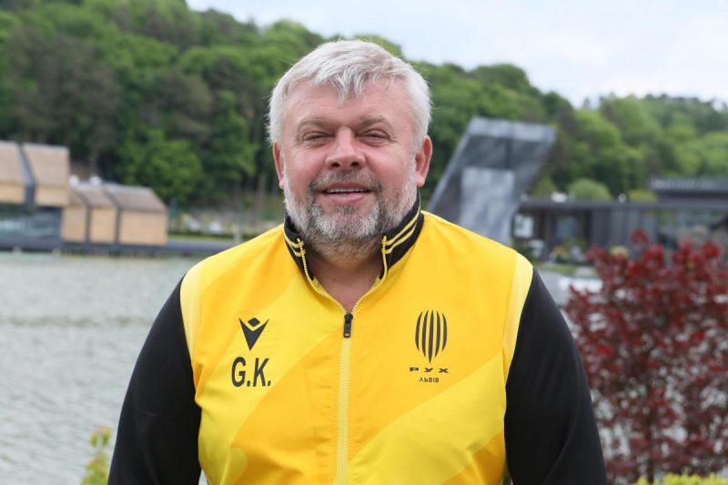 Григорій Козловський - бізнесмен і меценат, почесний президент ФК "Рух" (Львів) Григорій Козловський - бізнесмен і меценат, почесний президент ФК "Рух" (Львів)