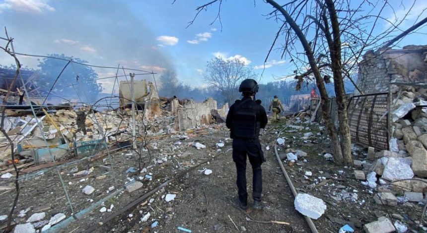 Ніби землетрус: на Харківщині російська авіабомба знищила цілу вулицю (фото)