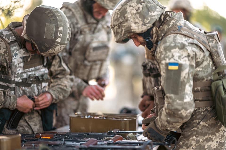 Військовий розкрив ситуацію на Харківщині / фото 53 ОМБр ім. князя Володимира Мономаха Військовий розкрив ситуацію на Харківщині / фото 53 ОМБр ім. князя Володимира Мономаха