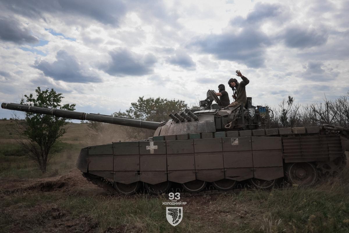 ЗСУ змушують окупантів перевозити штаби подалі від лінії фронту / фото 93 ОМБр Холодний Яр ЗСУ змушують окупантів перевозити штаби подалі від лінії фронту / фото 93 ОМБр Холодний Яр