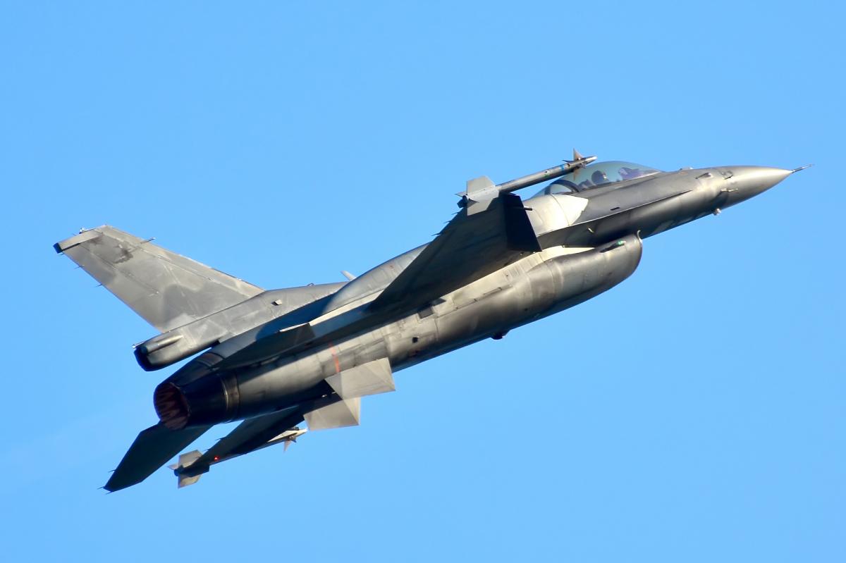 Зеленський прокоментував появу перших F-16 в Україні/ фото ua.depositphotos.com Зеленський прокоментував появу перших F-16 в Україні/ фото ua.depositphotos.com