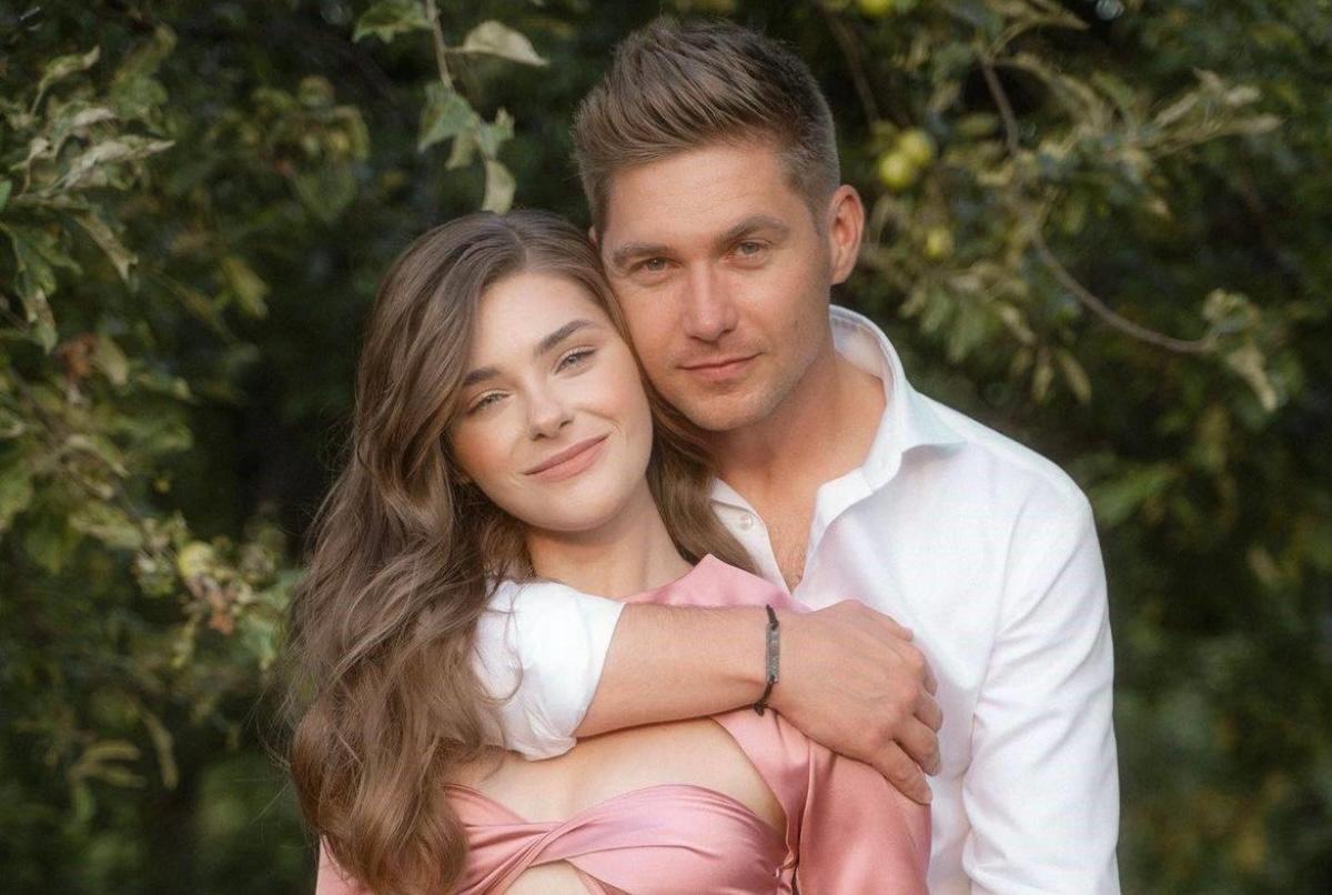 Катерина та Володимир Остапчуки стануть батьками хлопчика / Скріншот Instagram