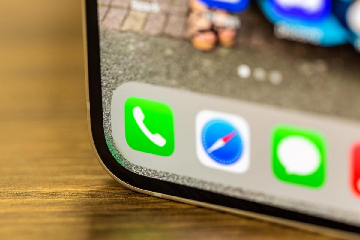 Apple вирішила побити рекорд Samsung на найтонші рамки в смартфонах / фото AppleInsider Apple вирішила побити рекорд Samsung на найтонші рамки в смартфонах / фото AppleInsider