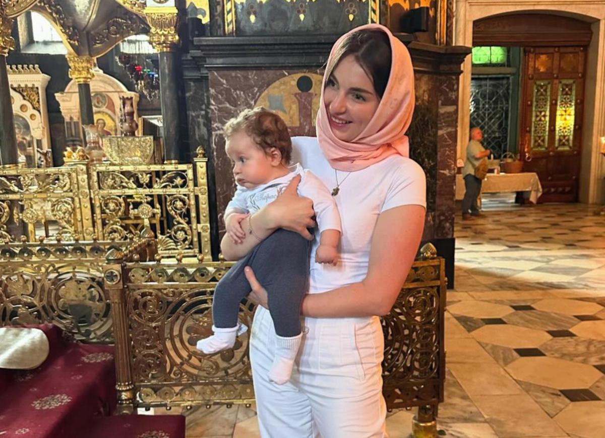 Барбара Кузьменко похрестила хлопчика Тараса / Скріншот Instagram Барбара Кузьменко похрестила хлопчика Тараса / Скріншот Instagram