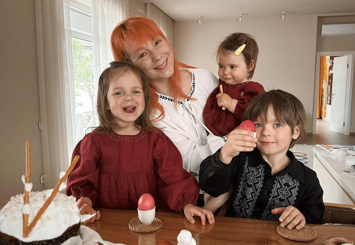 Світлана Тарабарова розповіла, як малеча спілкується між собою / Скріншот Instagram Світлана Тарабарова розповіла, як малеча спілкується між собою / Скріншот Instagram