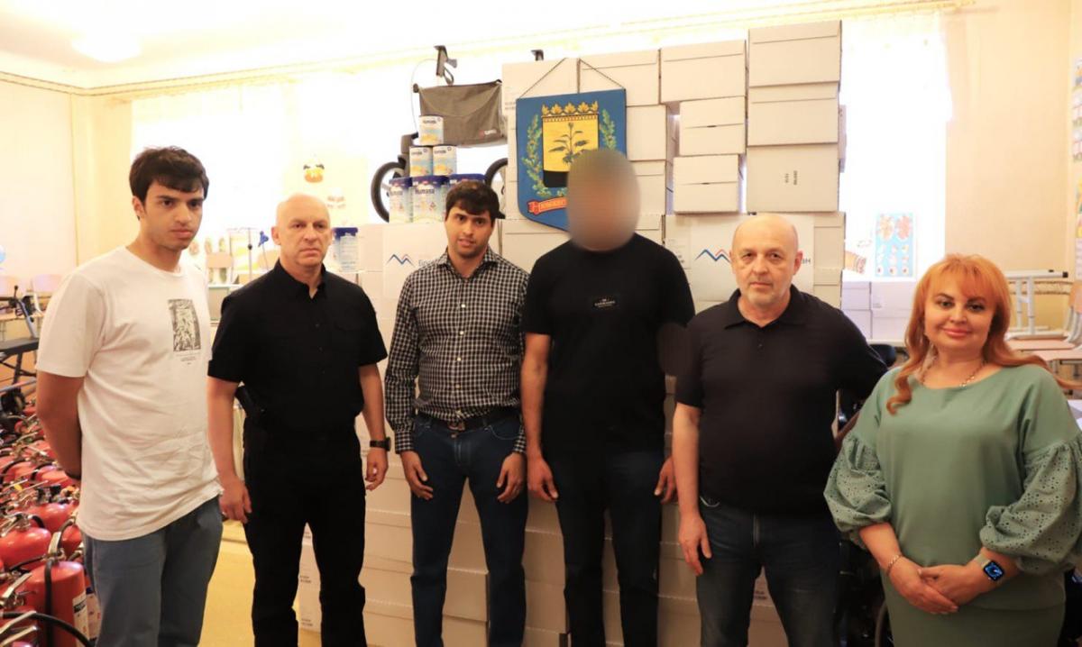 На Донеччину прибув гуманітарний вантаж від Благодійного Фонду Братів Мкртчан На Донеччину прибув гуманітарний вантаж від Благодійного Фонду Братів Мкртчан