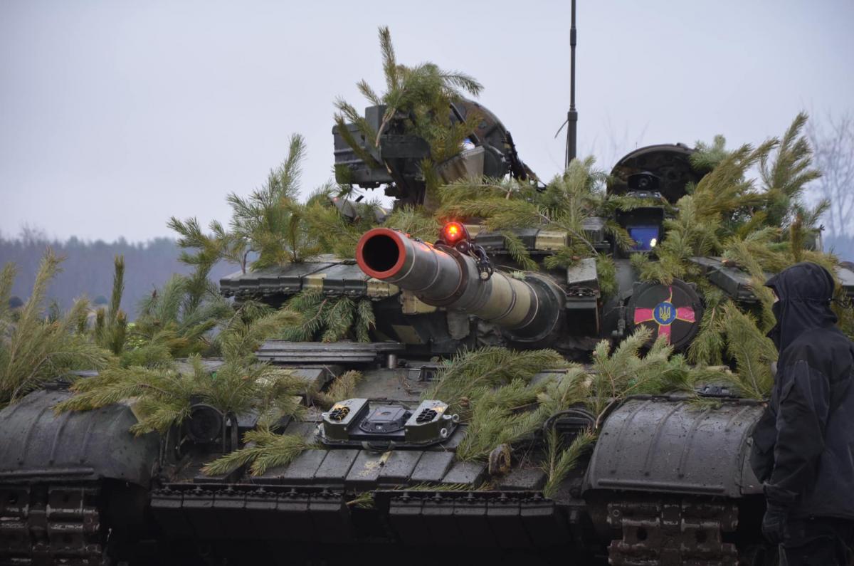 На стволі танку видно лазер, який «стріляє» по іншому танку / фото Skiftech