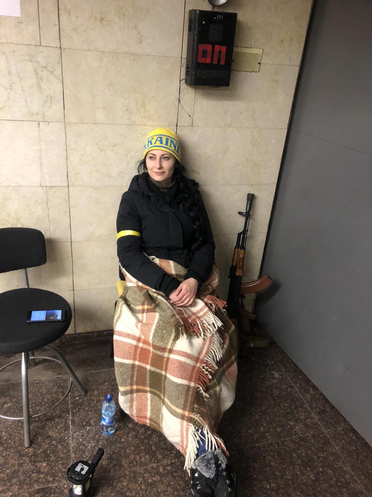 Парамедикиня розповіла, що знаходиться у її косметичці / фото Євгенії Прокопенко Парамедикиня розповіла, що знаходиться у її косметичці / фото Євгенії Прокопенко