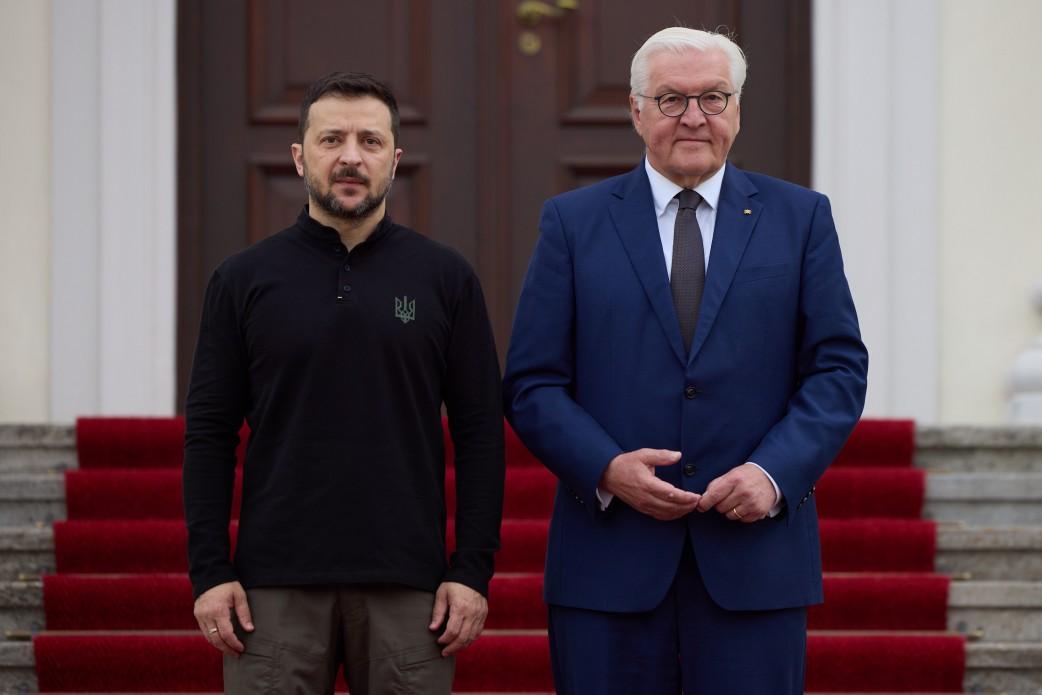 Зеленський зустрівся зі Штайнмаєром: про що говорили (фото) Зеленський зустрівся зі Штайнмаєром: про що говорили (фото)