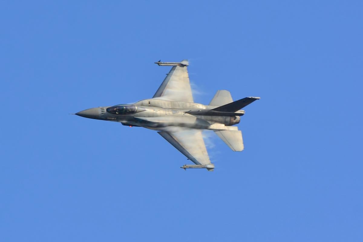 Во время выполнения боевого задания на самолете F-16 погиб 21-летний Павел Иванов / фото ua.depositphotos.com Во время выполнения боевого задания на самолете F-16 погиб 21-летний Павел Иванов / фото ua.depositphotos.com