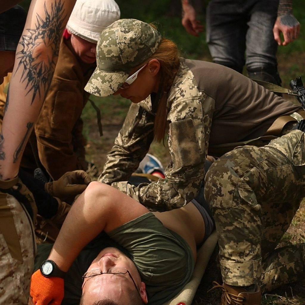 Тіна Кароль пройшла військову підготовку (фото) Тіна Кароль пройшла військову підготовку (фото)