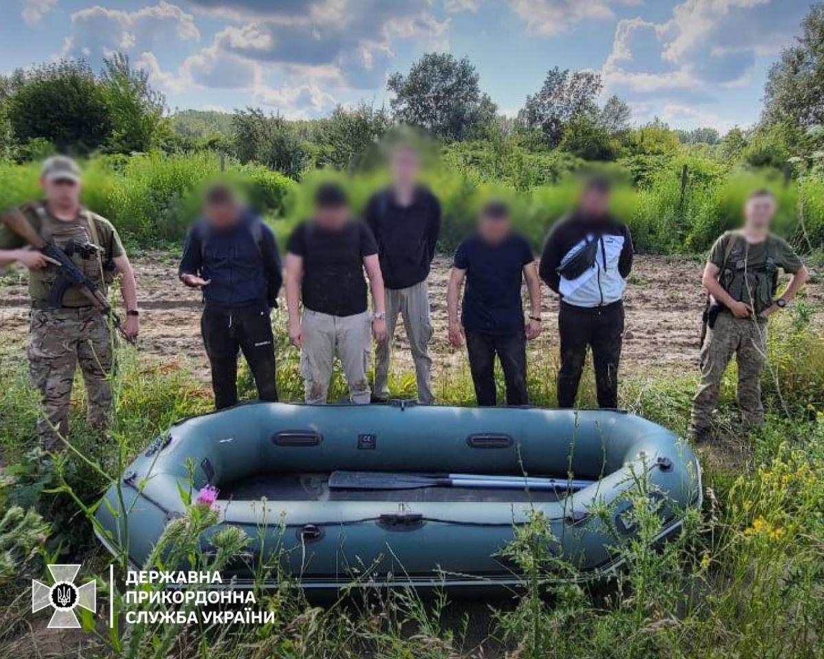 Пограничники задержали уклонистов / ГПСУ Пограничники задержали уклонистов / ГПСУ