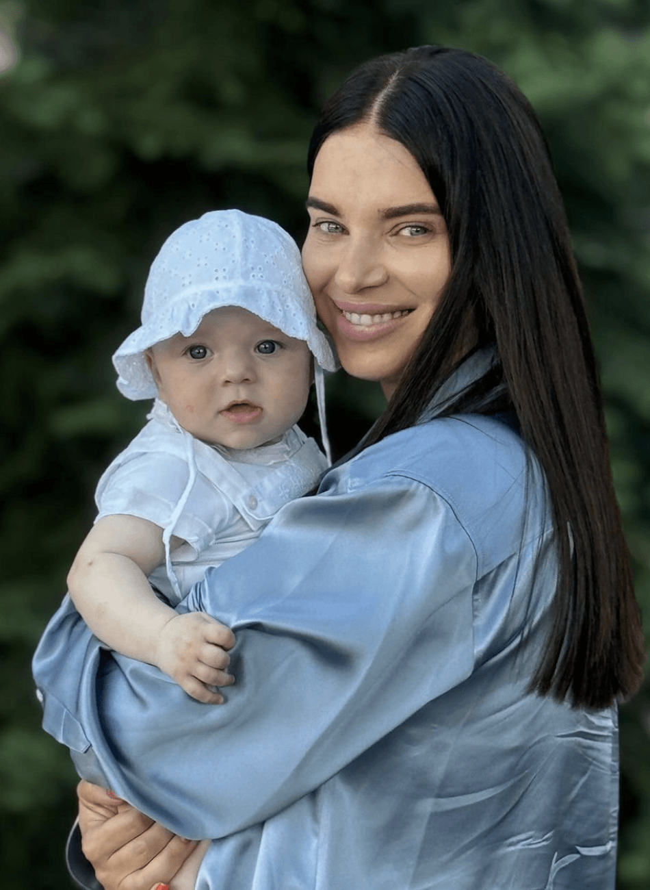 Екатерина Усик с дочкой / Скриншот Instagram Екатерина Усик с дочкой / Скриншот Instagram
