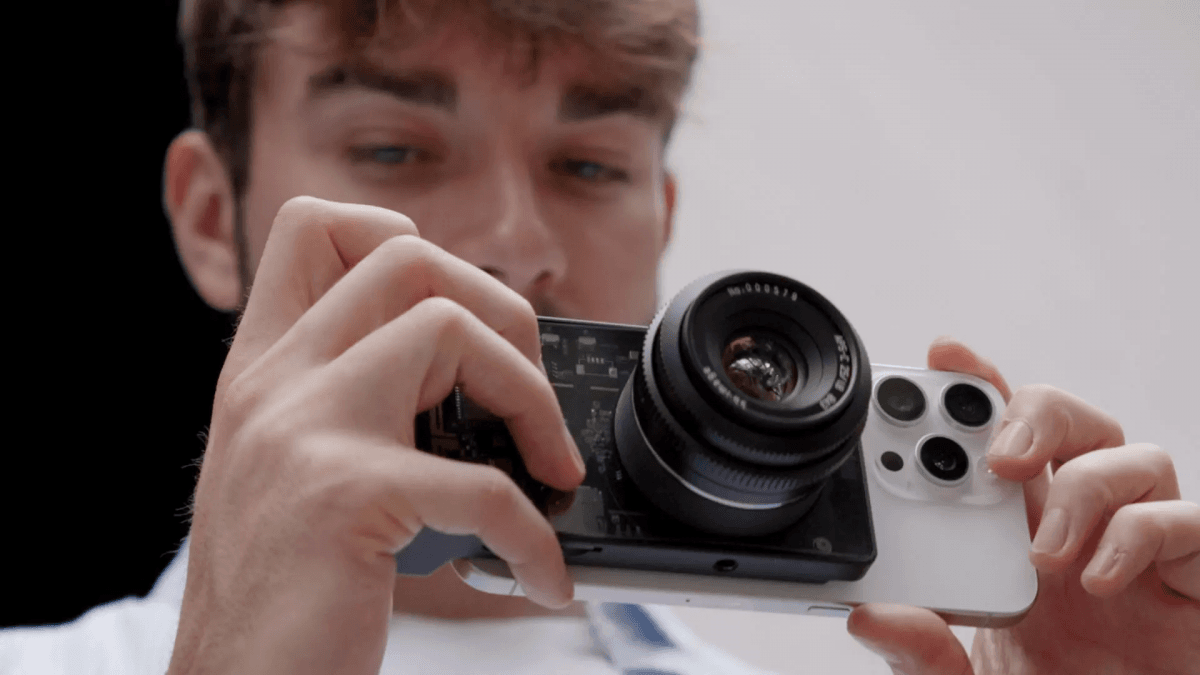 SwitchLens дозволить використовувати об'єктиви мікро 4:3 з вашим смартфоном/ фото Kickstarter SwitchLens дозволить використовувати об'єктиви мікро 4:3 з вашим смартфоном/ фото Kickstarter