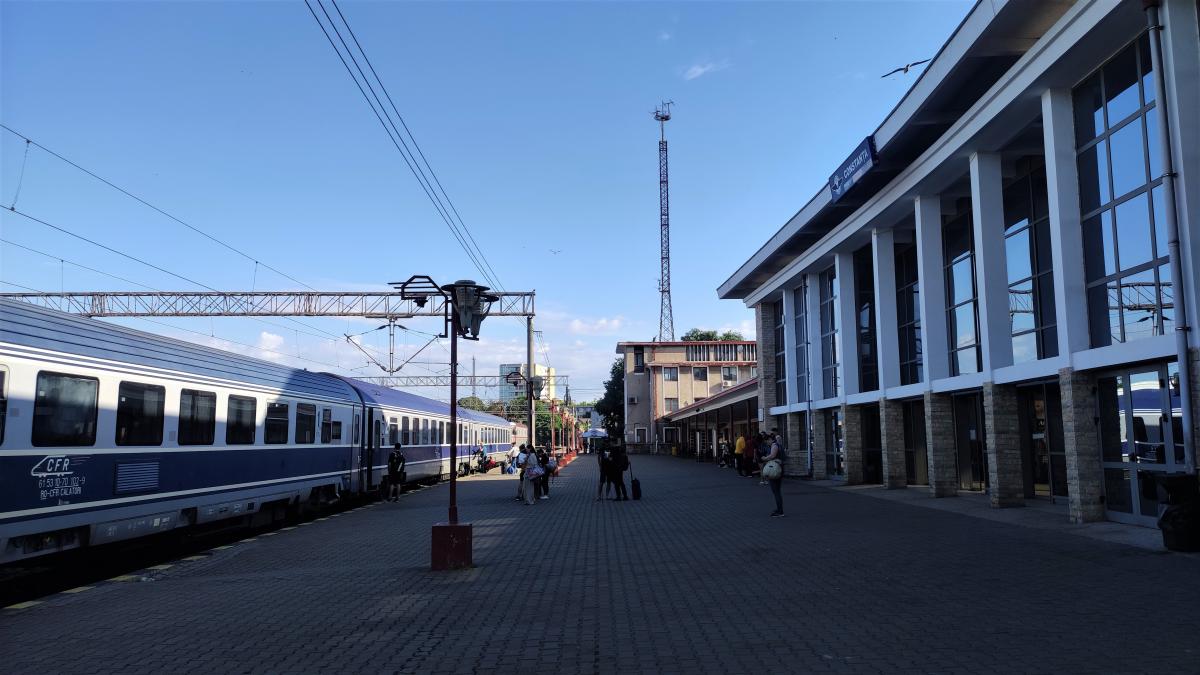 Залізничний вокзал Констанци розташований в 3-4 кілометрах від моря / фото Марина Григоренко Залізничний вокзал Констанци розташований в 3-4 кілометрах від моря / фото Марина Григоренко