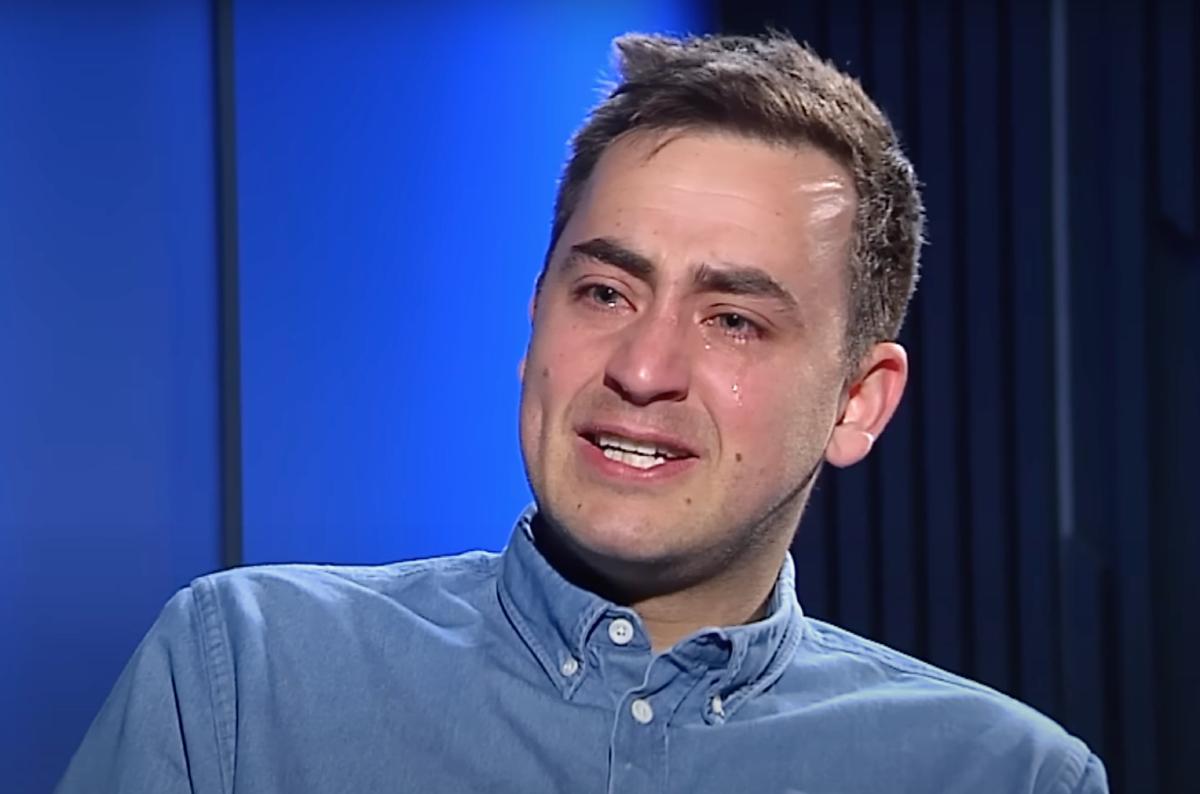 Фиме Константиновскому сложно говорить о гибели друга / Скриншот из видео Фиме Константиновскому сложно говорить о гибели друга / Скриншот из видео