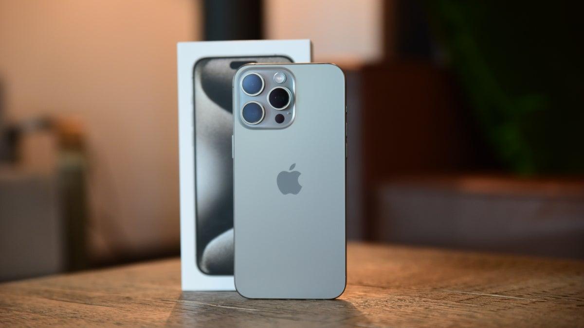 Apple подала патент на сменные задние крышки с разными опциями для iPhone / фото Phone Arena Apple подала патент на сменные задние крышки с разными опциями для iPhone / фото Phone Arena