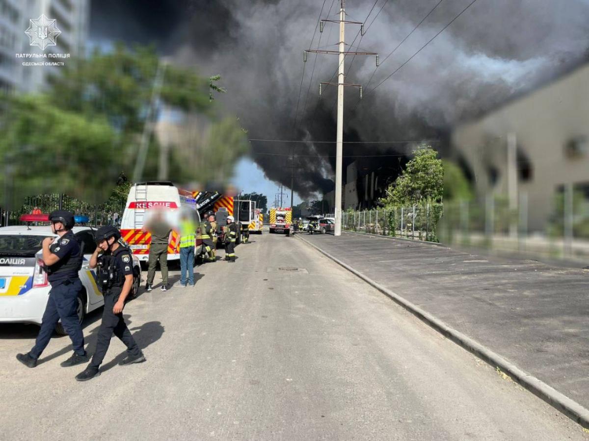 Вороги завдали удару по Одесі / фото t.me/mvs_ukraine Вороги завдали удару по Одесі / фото t.me/mvs_ukraine