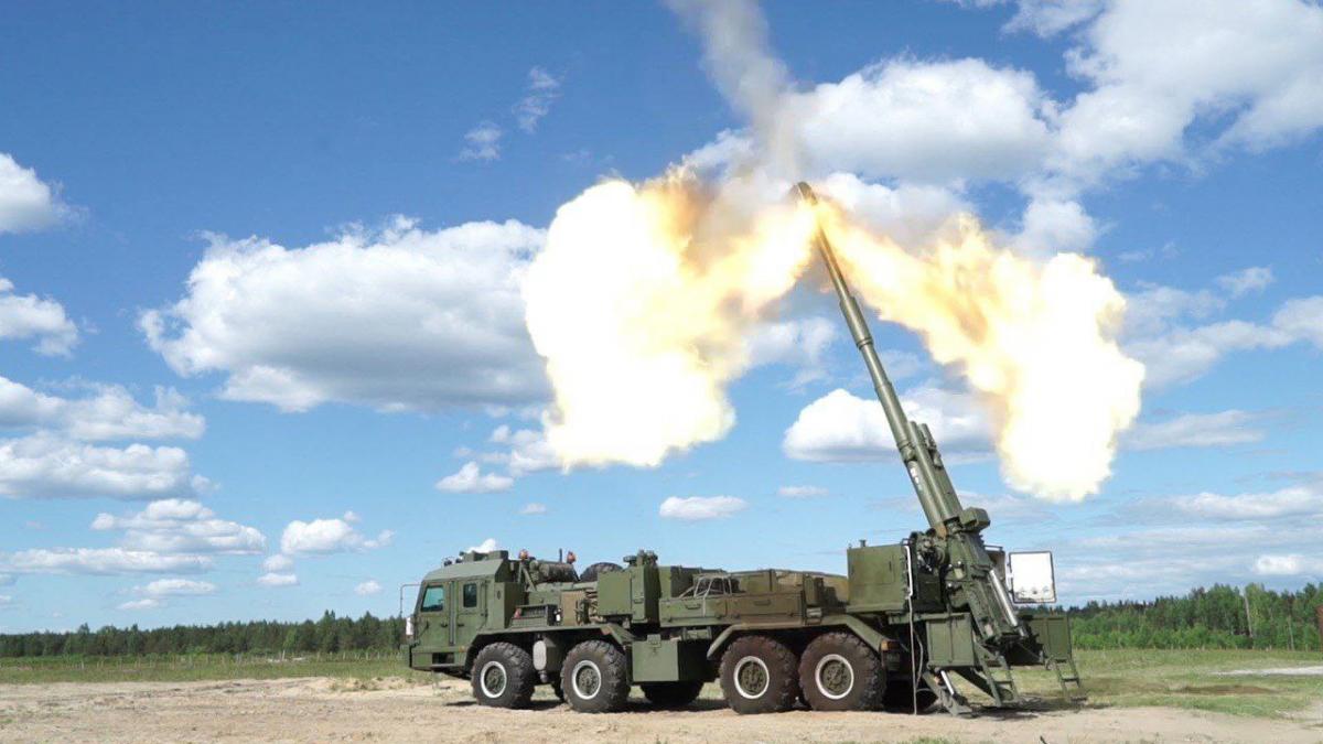 "Мальва" є новою російською 152-мм самохідною артилерійською установкою на базі колісного тягача БАЗ-6010-027 "Вощина" / фото Ростех "Мальва" є новою російською 152-мм самохідною артилерійською установкою на базі колісного тягача БАЗ-6010-027 "Вощина" / фото Ростех