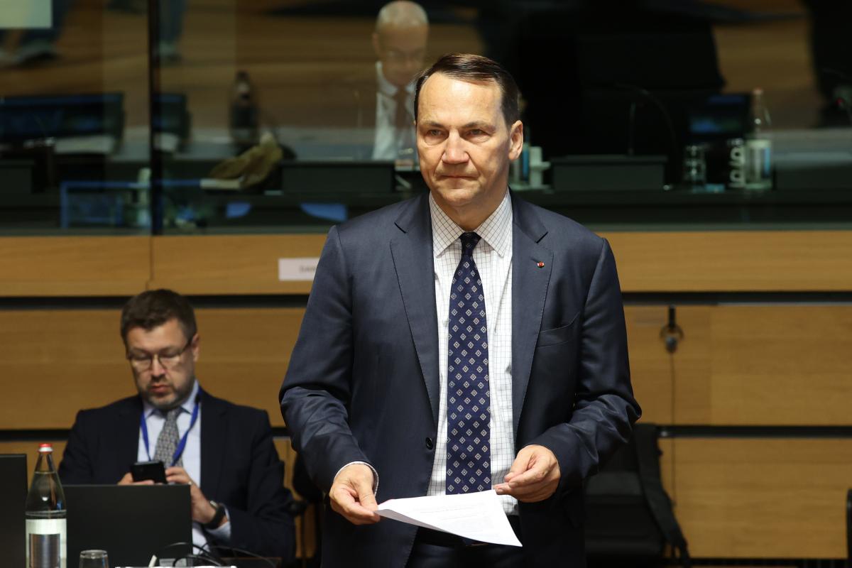 Сікорський звернувся до колег з ЄС / фото European Union Сікорський звернувся до колег з ЄС / фото European Union