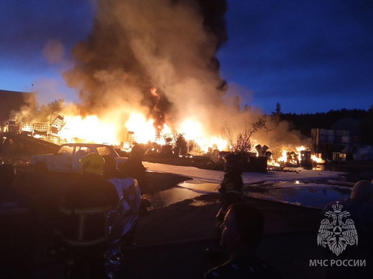 Пожар в Нижнем Новгороде / t.me/mchs52 Пожар в Нижнем Новгороде / t.me/mchs52