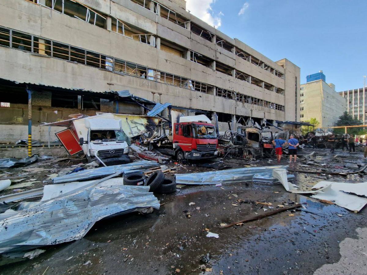 Россия ударила по Харькову / фото ОВА Россия ударила по Харькову / фото ОВА