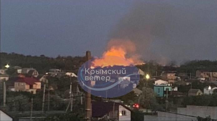 Повідомляють про пожежу в Щолкіному / фото "Кримський вітер"