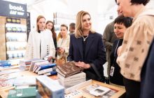 Елена Зеленская в элегантном образе появилась на "Книжном арсенале" (фото)