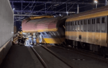 Пассажирский поезд, следовавший в Украину, столкнулся с грузовым, есть погибшие