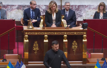 Зеленський викликав бурхливі оплески під час виступу перед парламентом Франції (відео)