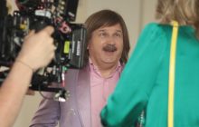 Нові скажені пригоди, що перевернуть Яблунівку догори дриґом. Завершилися зйомки серіалу "Скажені сусіди 3"