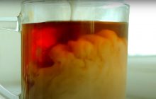 Що відбувається з організмом, якщо щодня пити чай з молоком: відповідь дієтолога