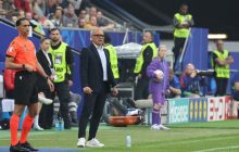 "Команда, заслуживающая наивысшего уважения": тренер Словакии - о поражении от Украины