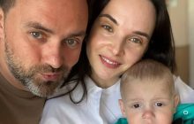 Дружина Тімура Мірошниченка показала, як змінився їхній названий син за рік у родині (відео)