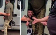 Во Львове военкомы затащили мужчину в бус и прижимали ноги дверью: чем все закончилось