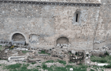 Средневековую женщину-воина похоронили рядом с 23 испанскими монахами, и никто не знает почему