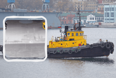 Сатурн больше не поплывет: в ГУР показали уничтожение российского буксира в Крыму (видео)