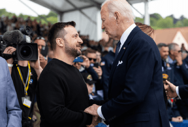 Байден вибачився за затяжну затримку допомоги для України