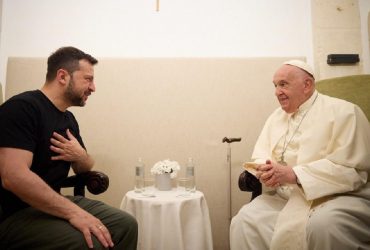 Зеленский посетит церемонию прощания с Папой Франциском, - источник