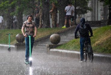 Спека кусатиме менше: синоптикиня розповіла, де варто очікувати похолодання