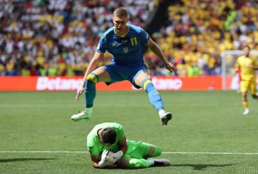 Украинский форвард Довбик получил травму: стало известно, на сколько он "вылетел"