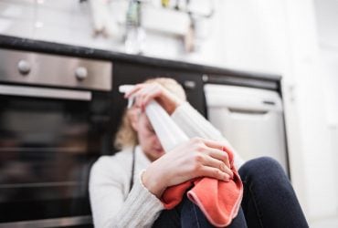 Чому жінок більше дратує безлад вдома, ніж чоловіків: 3 причини