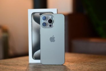 В будущих iPhone могут появится сменные задние панели с различными функциями