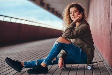 Чому жінкам не можна носити рвані джинси: сувора заборона езотериків