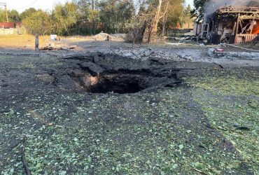 Зеленський показав наслідки удару Росії по Запоріжжю: загинули діти (фото)