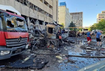 У момент прильоту розвантажували посилки: опубліковано фото з місця удару РФ по Харкову