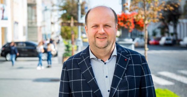 співак показав свою дружину