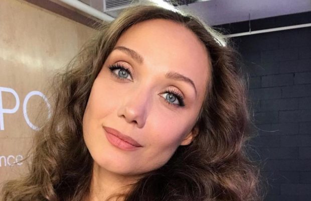 "Я вмію заробляти": відома співачка зізналася, де бере гроші на життя під час війни