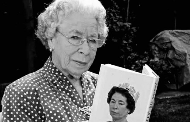 Померла британська акторка, яка грала королеву Єлизавету ІІ протягом 50 років