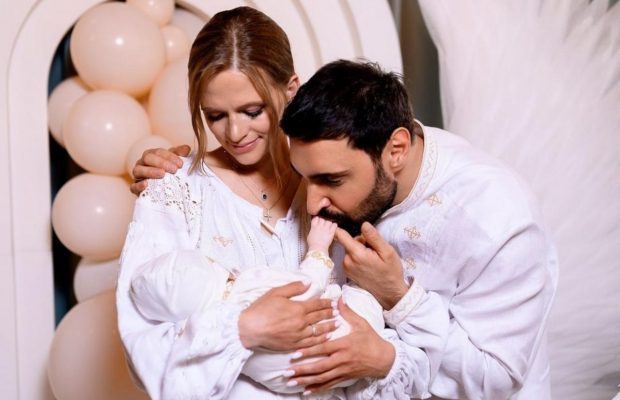 Козловський показав фото з хрещення сина і розповів, хто із зірок став хрещеними Оскара